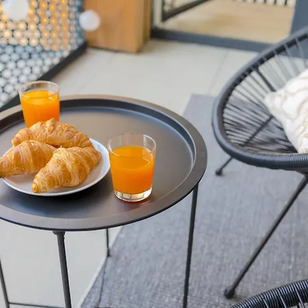 Design - Balcony, Free Parking, Yoga, 10 Mins To Center, By Gravity