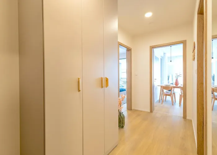 Design - Balcony, Free Parking, Yoga, 10 Mins To Center, By Gravity *