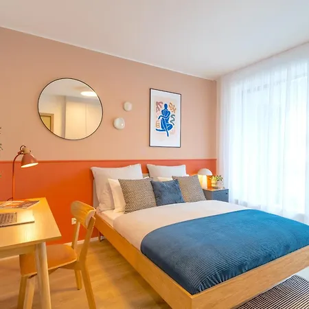 Design - Balcony, Free Parking, Yoga, 10 Mins To Center, By Gravity *